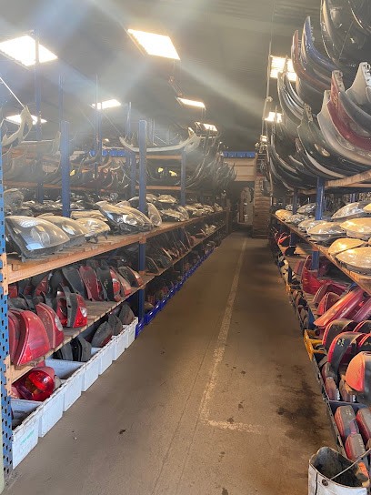 Favreau Christian, Auto Démolition Vitréenne, Magasin de Pièces Détachées Auto à Vitré