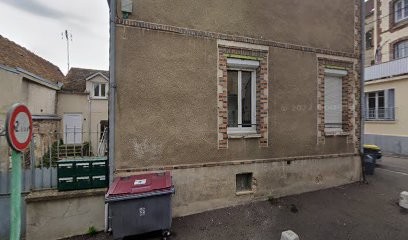 William Pneus, Magasin de Pièces Détachées Auto à Sens